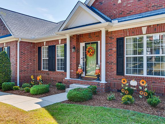 4th image of 7516 Woodstream Dr