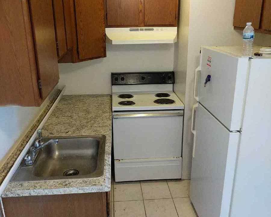 1st image of 1492 County Road B E #307
