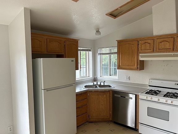 4th image of 1675 Kylee Ln