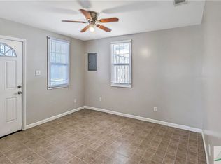 512 W 32nd St, Savannah, GA 31415