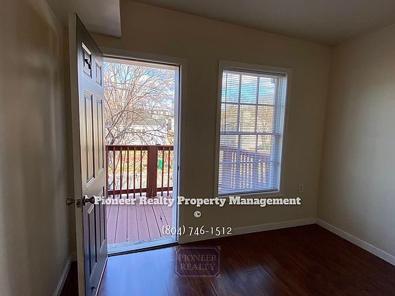 4th image of 3107 M St APT C