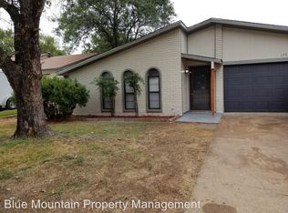 1725 Manor Ct, Fort Worth, TX 76134