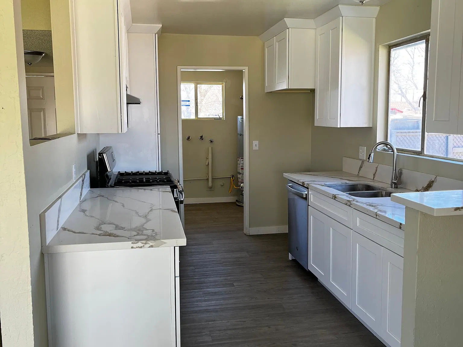 4 bed, 1204 sqft, $3,850 — Photo 2