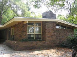 596 Robinhood Trl, Gainesville, GA 30501