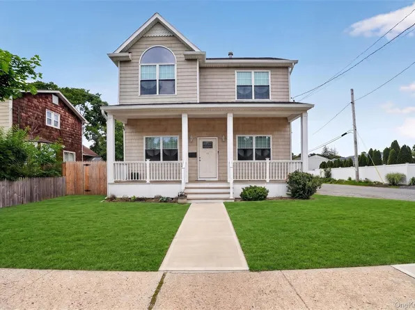 26 Richard Avenue, Islip Terrace, NY 11752