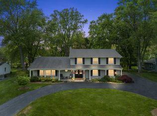 2330 Brenthaven Dr, Bloomfield Hills, MI 48304