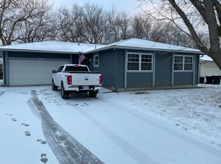 2824 SW Engler Ct, Topeka, KS 66614