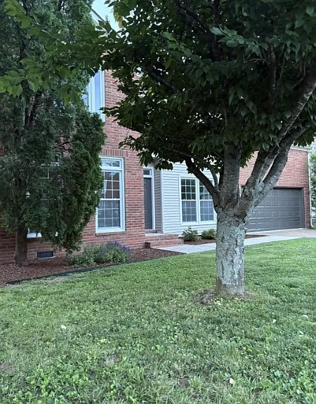 614 Caselton Ct — Photo 2