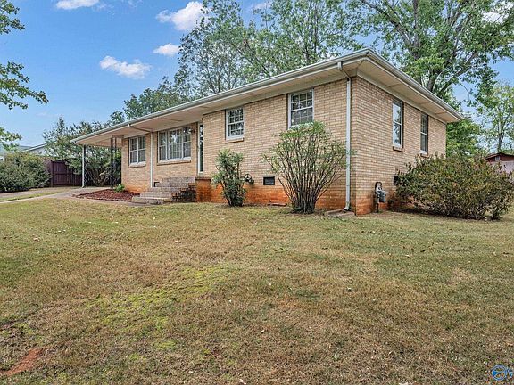 2nd image of 2435 Crestwood Dr SW