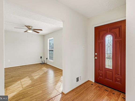 4th image of 2401 W Rosecroft Village Cir