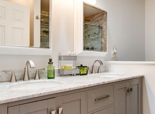 2510 Ballantrae Cir, Old Brownsboro Place, KY 40242