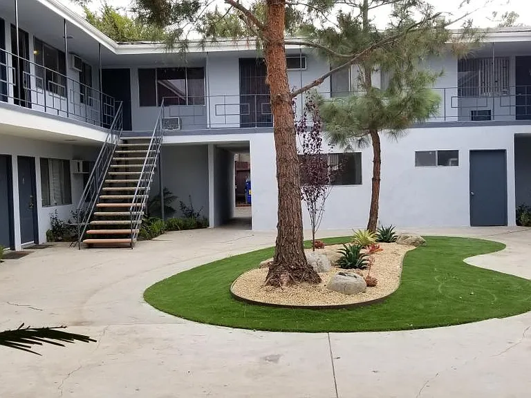 6830 Woodley Ave #5 — Photo 10