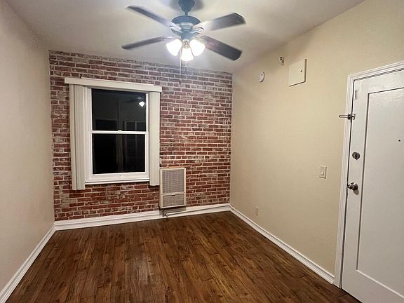 3rd image of 637 N Bronson Ave APT 116