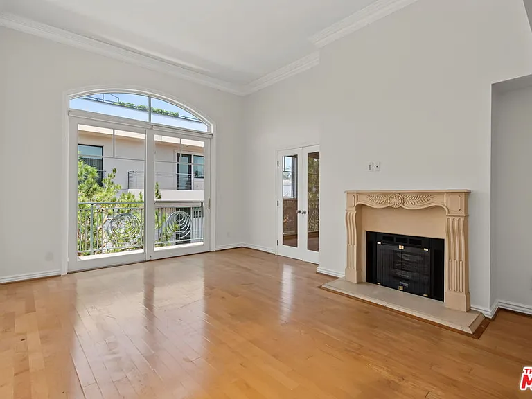 430 N Oakhurst Dr #Penthouse 406 — Photo 11