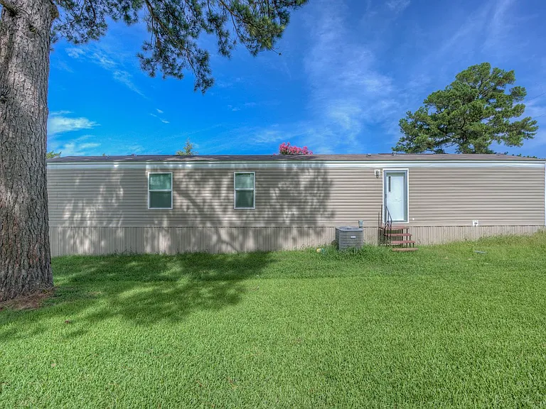 Hillside Mobile Home Park — Photo 31