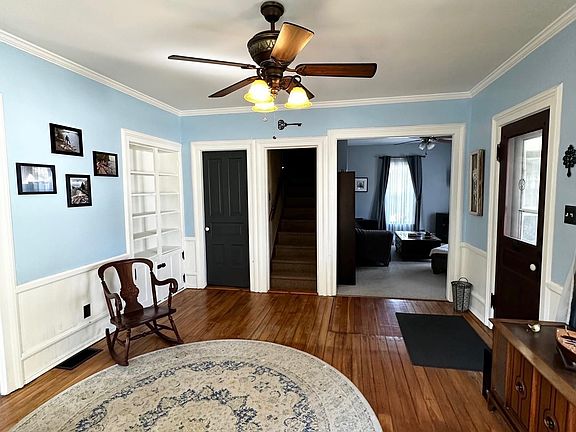 5th image of 284 E Saint Clair St