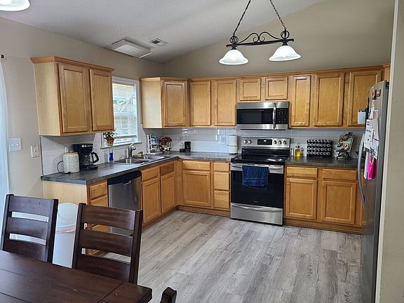 5th image of 110 E Seabird Ct