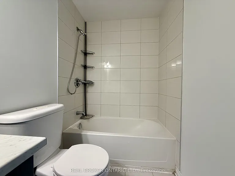 66 Fallengale Cres — Photo 23