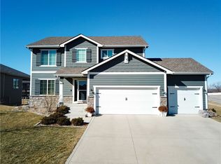 870 NE Elk Run Dr, Waukee, IA 50263