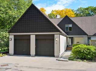 207 Nahanton St #207, Newton Center, MA 02459