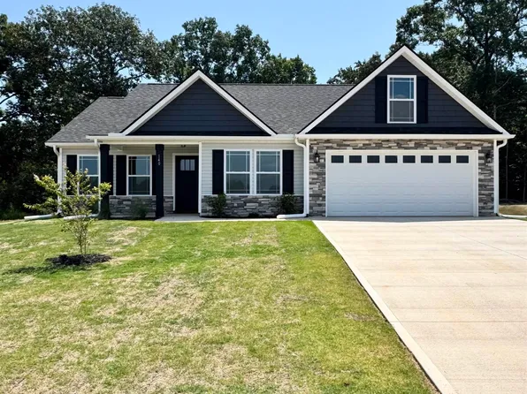 140 E Twisted Tree Dr, Gaffney, SC 29341