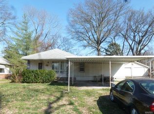 12 S Ballantine Ave, Du Quoin, IL 62832