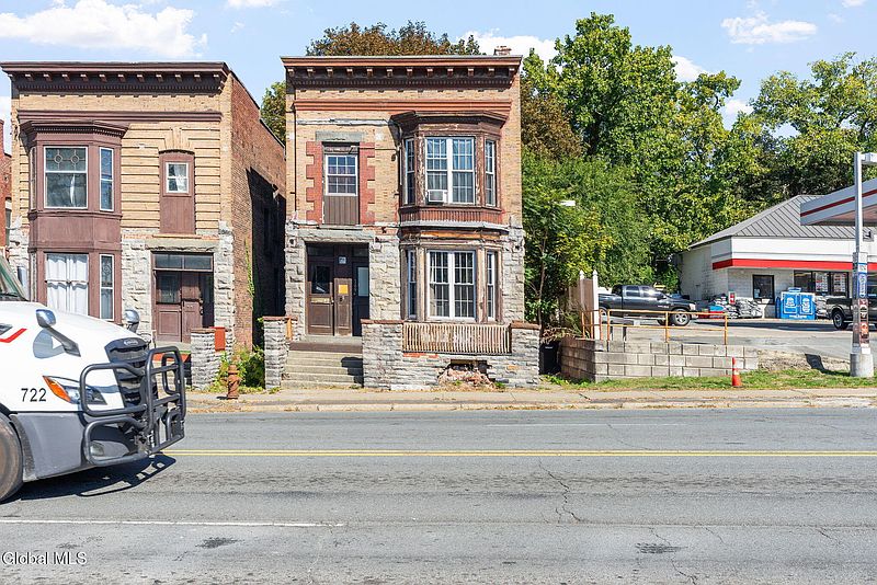 2nd image of 169 Hoosick Street