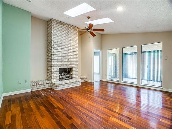 3rd image of 5203 Shady Springs Ct