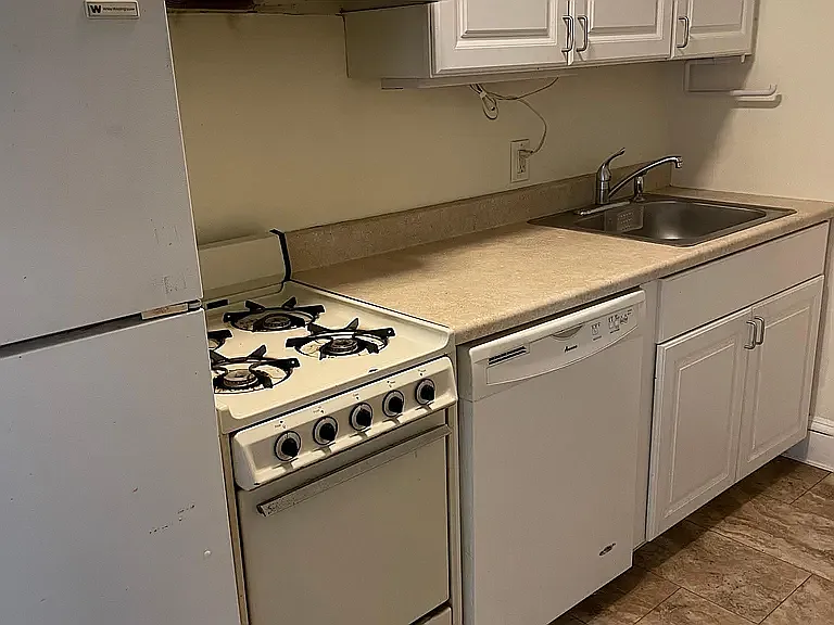 30 King St #2 — Photo 6