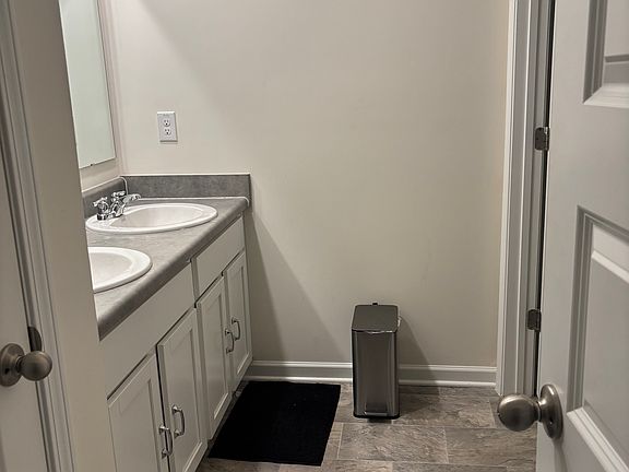 5th image of 1941 Vidalia Ct