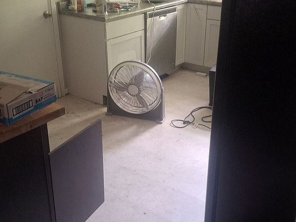 3rd image of 867 W 7th St