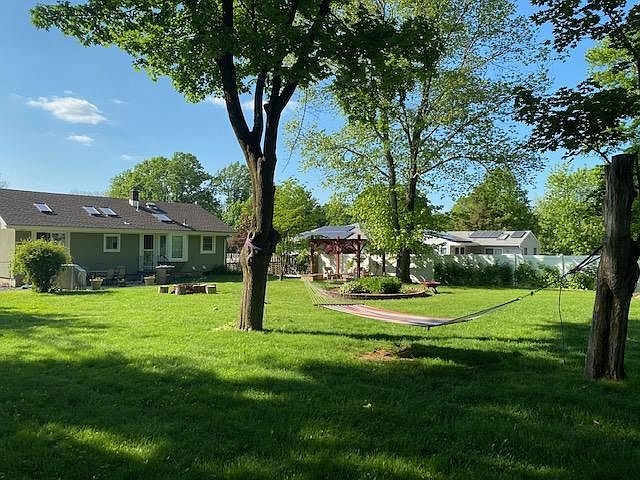 2nd image of 31 Hillview Ave