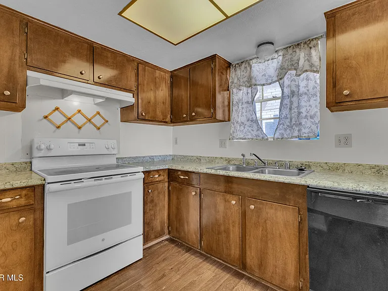 10537 Gran Cima Ln #D — Photo 8