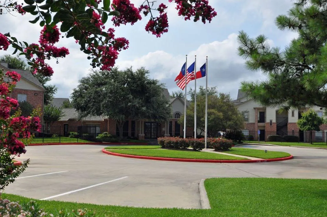 Fountains of Tomball — Photo 1