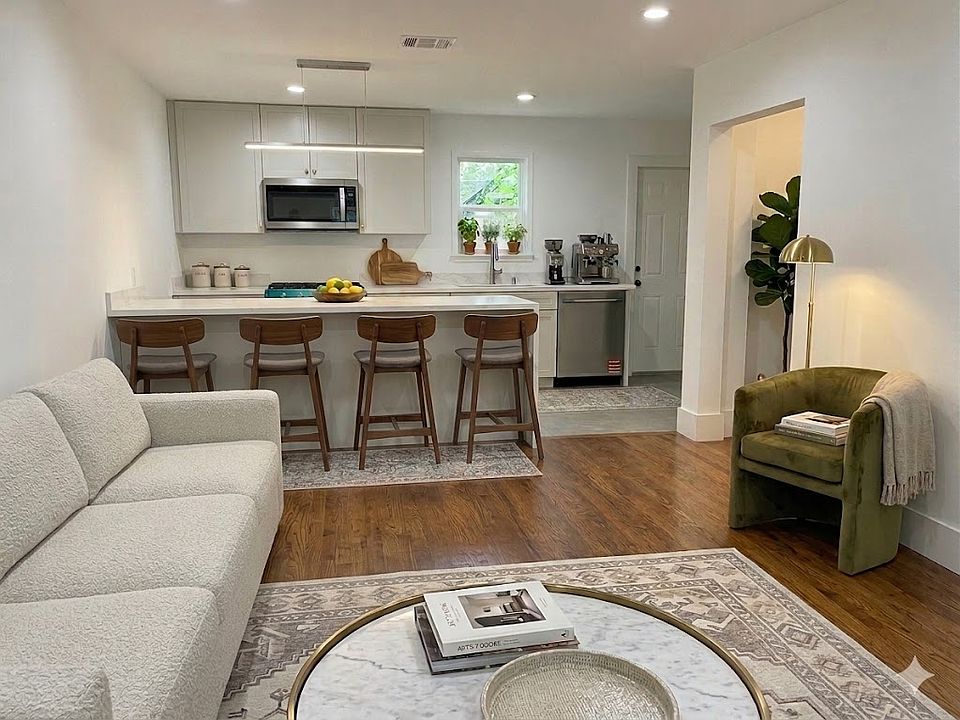 1st image of 1305 Venice Blvd #1/2