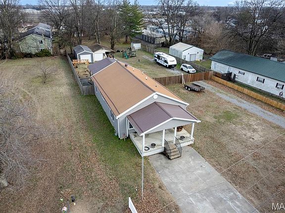 4th image of 112 N 6th St