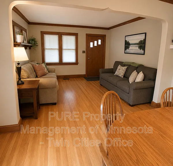 2029 Wellesley Ave — Photo 2
