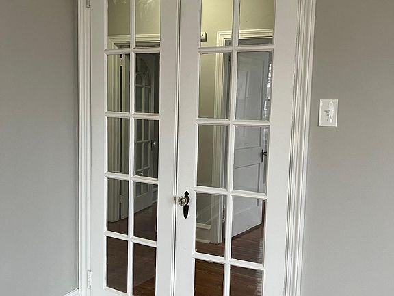 5th image of 102 W Ashland Ave #B