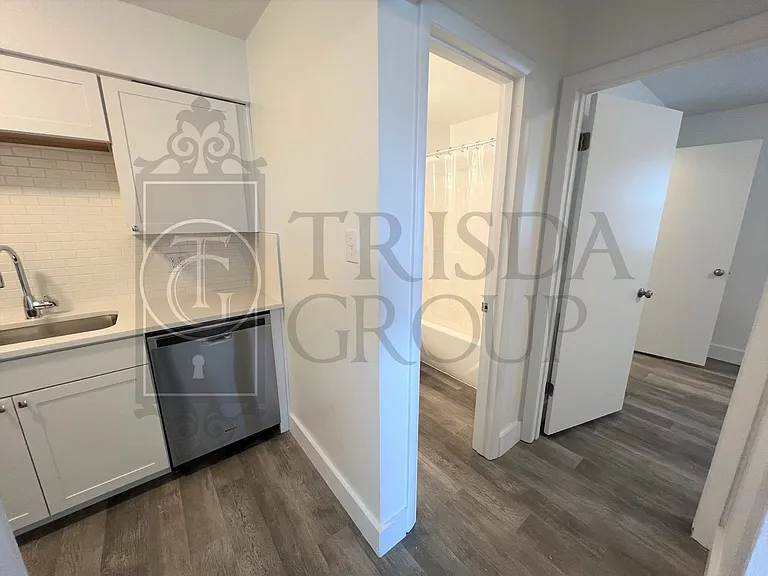 119 Rothesay Ave #6 — Photo 10