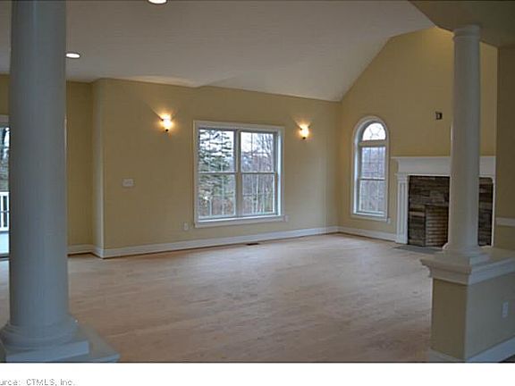 5th image of 7 Clydesdale Cir