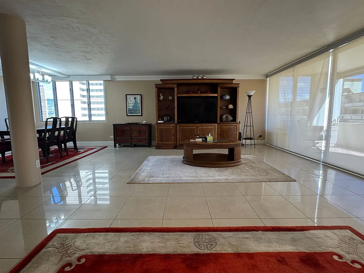 Building Photo - 430 Kaiolu St #1101