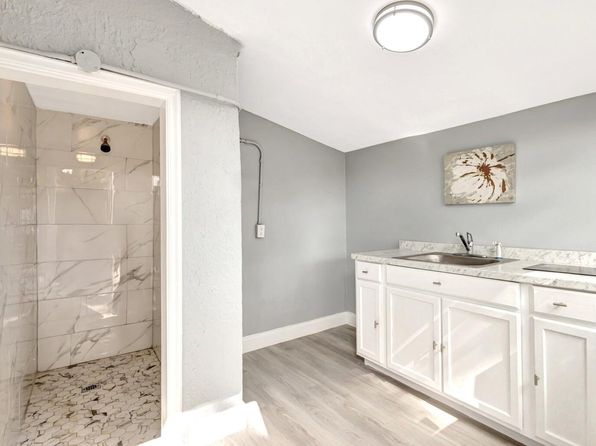 448 Roseland Dr