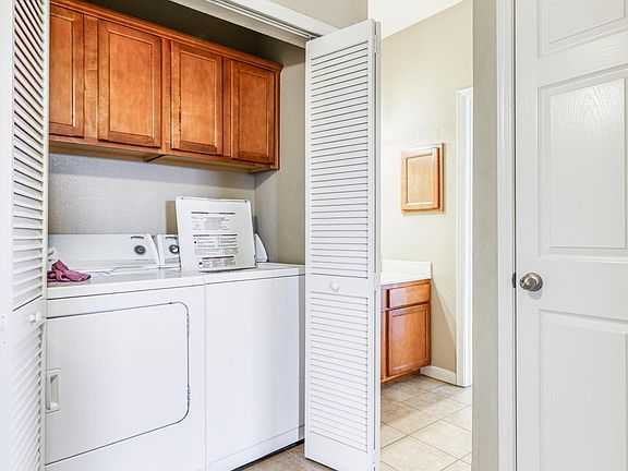 4th image of 3150 N Yarbrough Dr Suite E-13