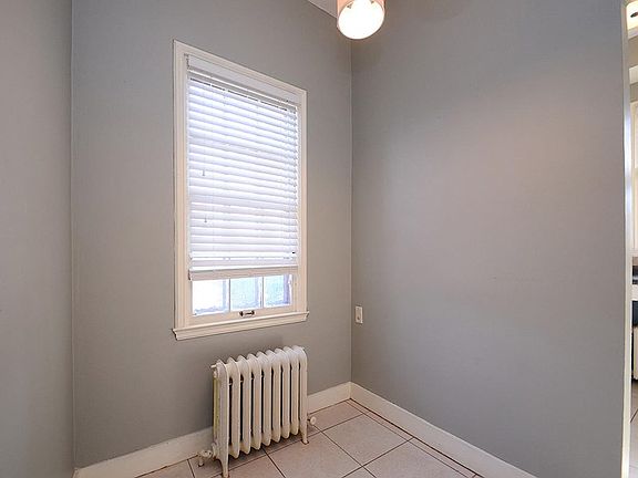 5th image of 3313 Cuming St APT 1