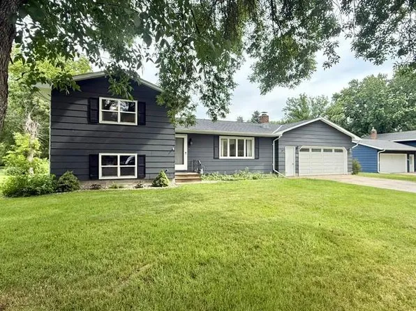 103 Northwood Dr, Redwood Falls, MN 56283