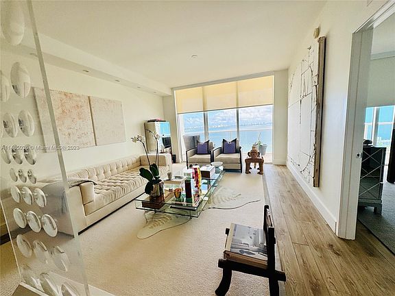 2nd image of 600 NE 27th St APT 1404