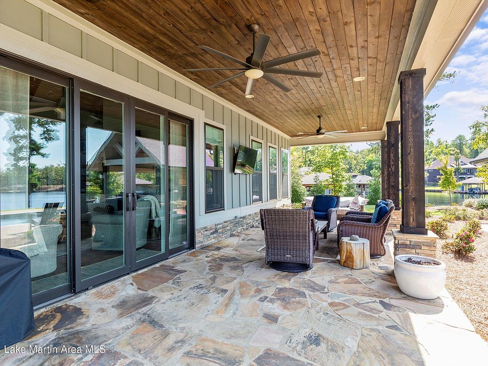 2nd image of 847 Holiday Dr