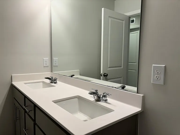 240 Garden Vine 542 Carson — Photo 15