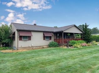 2 Blossom Ln, Holyoke, MA 01040