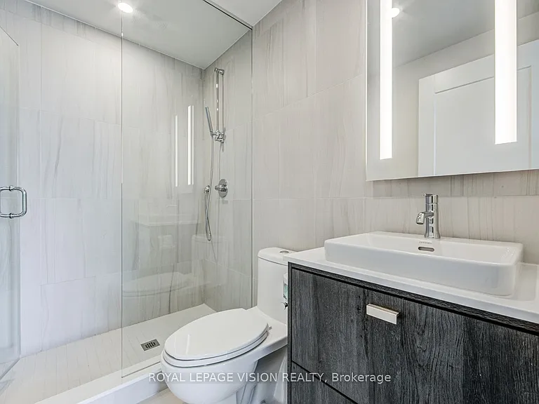 858 Dupont St #716 — Photo 17